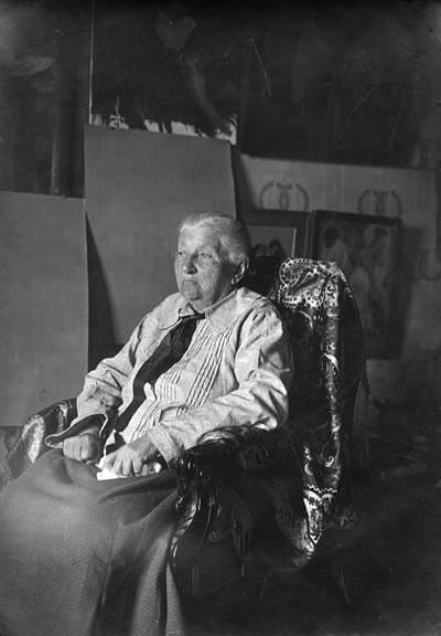 August 1917 Ekaterina Breshkovskaya (‘Grandmother of the Revolution’) in Leonid’s studio